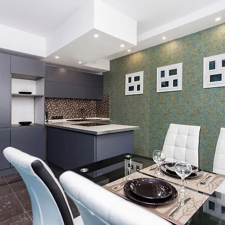 Apartment Roomer 13 *