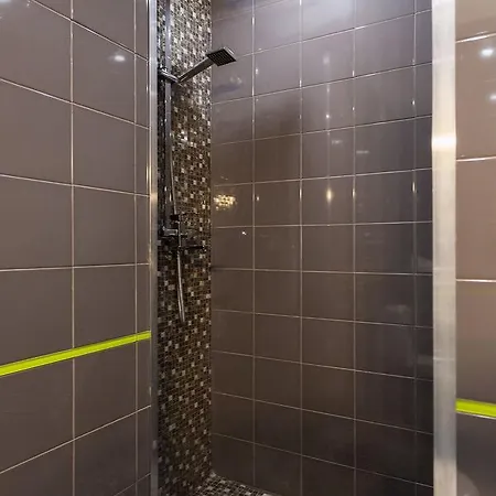 Апартаменти Roomer 13 *